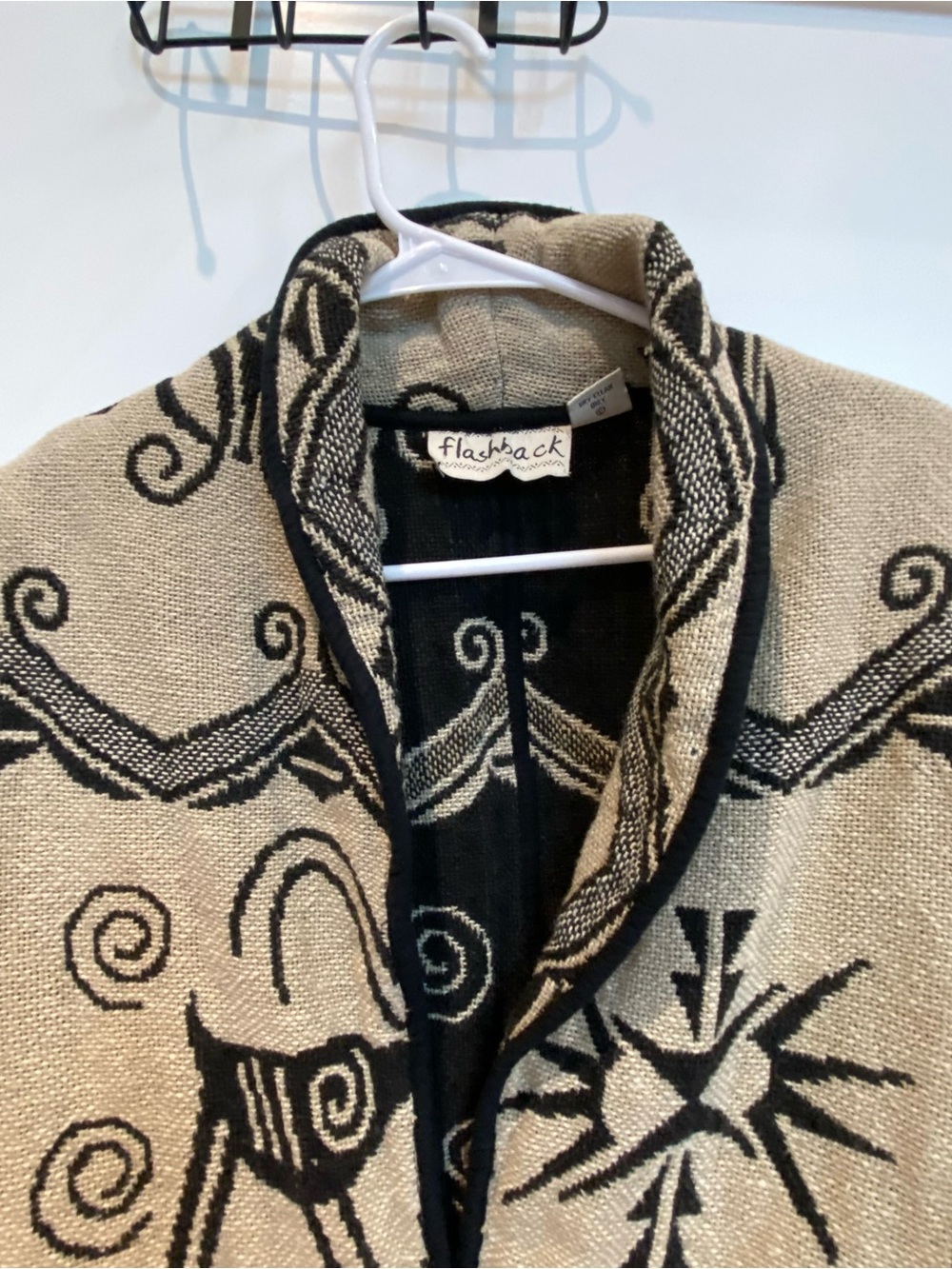 Flashback Vintage Style Beige/Black Tribal Tapestry Pattern Women's Cardigan - Picture 4 of 12